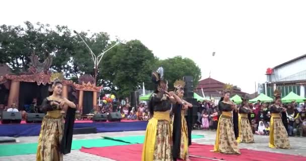 Κλασικός Πολιτιστικός Χορός Του Gegesik Cirebon Lengser Είναι Ένα Από — Αρχείο Βίντεο