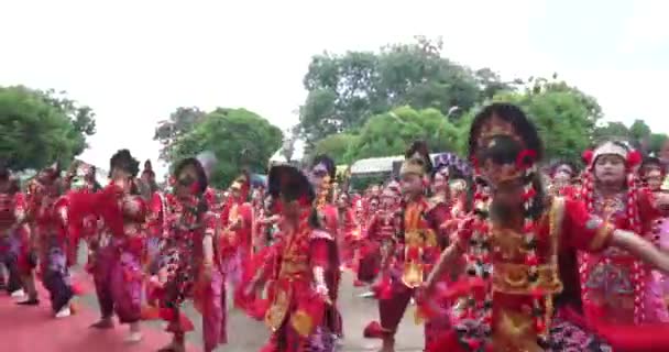 Kelana Topeng Dance Performance Cirebon Traditional Dance Фестиваль Rampak Kelana — стоковое видео