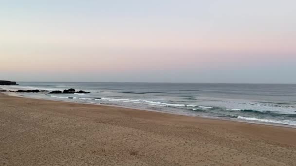 Soluppgång Ocean Wild Beach Bra Väder Praia Guincho Sandstrand Med — Stockvideo