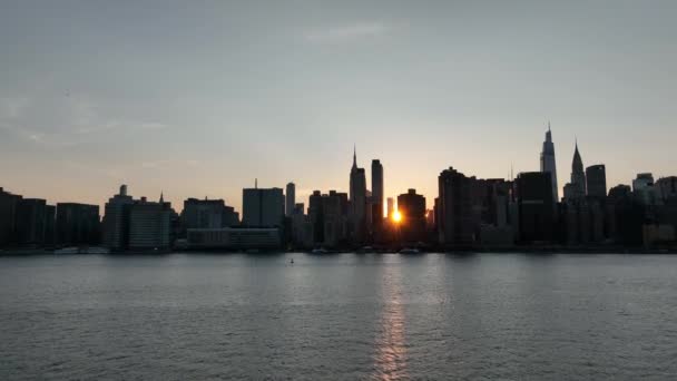 Aerial View Manhattan East River Manhattan Henge Sunset 2022 Camera — Stock Video