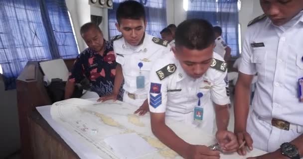 Étudier Cours Rya Avec Cartes Marines Utiliser Les Almanachs Pilotage — Video