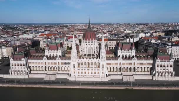 Disparo Aéreo Sobre Edificio Del Parlamento Budapest Hungría Por Tarde — Vídeo de stock