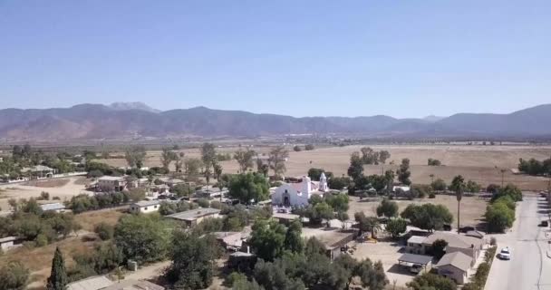 Drone Voando Para Casamento Uma Igreja — Vídeo de Stock