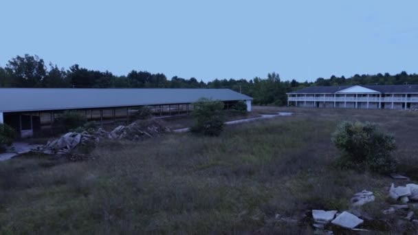 Track Stables Hotel Abandoned Structures Old Racetrack Day Night — Stock Video