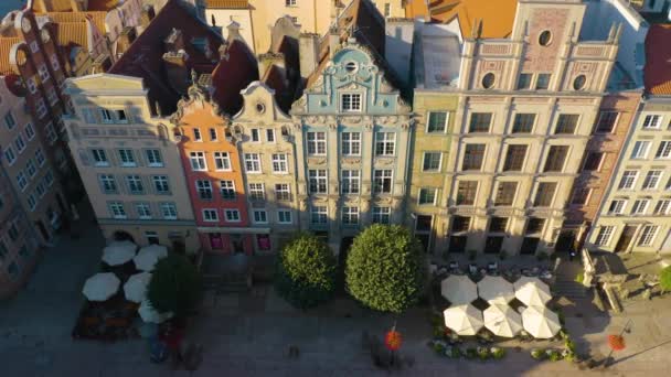 Camion Aérien Droite Révèle Des Maisons Complètement Décorées Gdansk Marché — Video