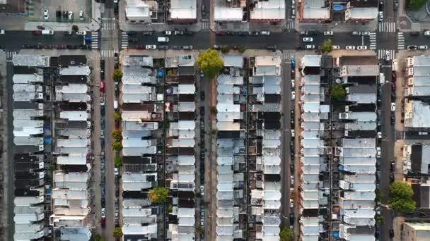 城市住房自上而下的空中景观 美国内城的家园 美国的贫穷与犯罪主题 — 图库视频影像