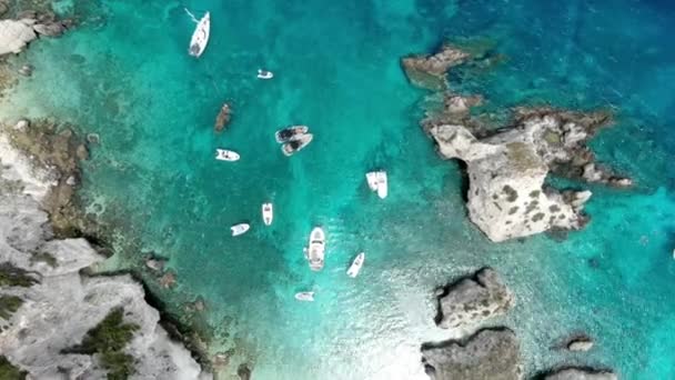 Drone Capture Cliché Haute Altitude Mer Bleue Cristalline Large Île — Video
