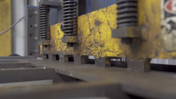 Industriell Metall Sheer Machine Metalltillverkningsfabrik — Stockvideo