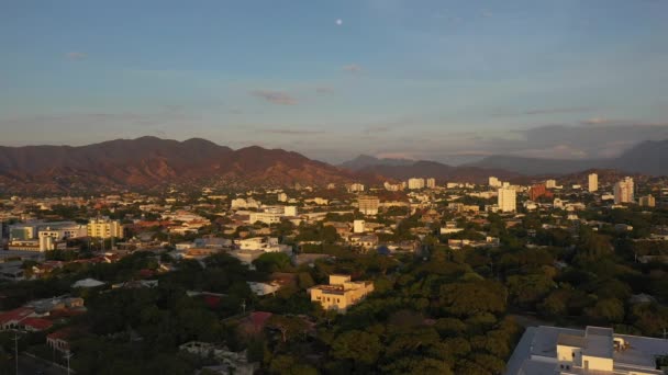 Fotografia Aérea Santa Marta Colômbia Com Edifícios Montanhas — Vídeo de Stock