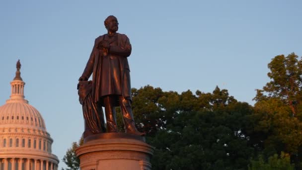 Monumento Washington Estatua James Garfield Fuera Del Edificio Del Capitolio — Vídeos de Stock