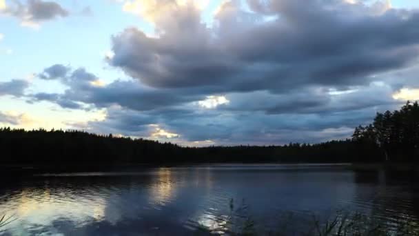 Time Lapse Del Paesaggio Lacustre Finlandia Nuvole Alla Deriva Con — Video Stock