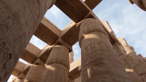 Karnak Temple Colonnade Luxor Egypt Look Ancient Carved Hieroglyphs Pillars — Stock Video