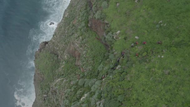 Sekelompok Pendaki Mendaki Sisi Curam Quebrada Negro Madeira — Stok Video
