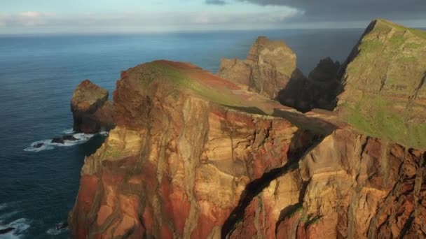Drone Disparo Del Acantilado Rojo Costa Madeira — Vídeos de Stock