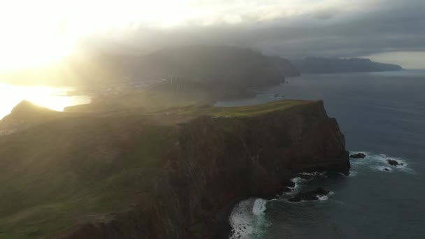 Flygfoto Madeiras Vackra Och Episka Landskap Sista Solnedgångarna — Stockvideo