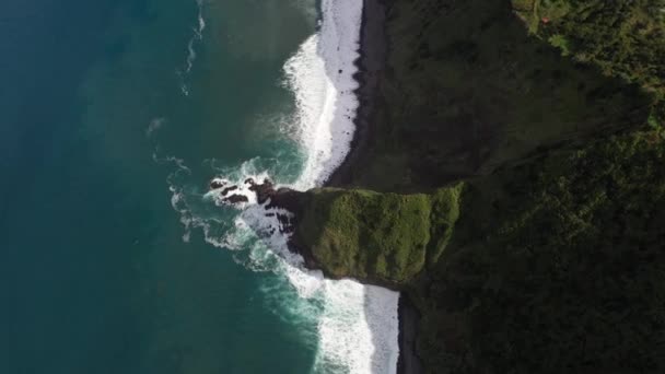 Clipuri Drone Coasta Madeira Apă Frumoasă Turcoaz Valuri Care Prăbușesc — Videoclip de stoc