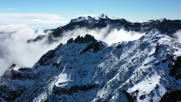 Hermoso Paisaje Nevado Montaña Pico Ruivo Madeira — Vídeos de Stock