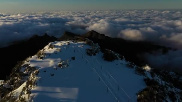 Schneller Drohnenclip Auf Dem Weg Zum Gipfel Des Berges Pico — Stockvideo
