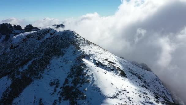 Drone Disparó Sobre Pico Montaña Pico Ruivo Madeira — Vídeos de Stock