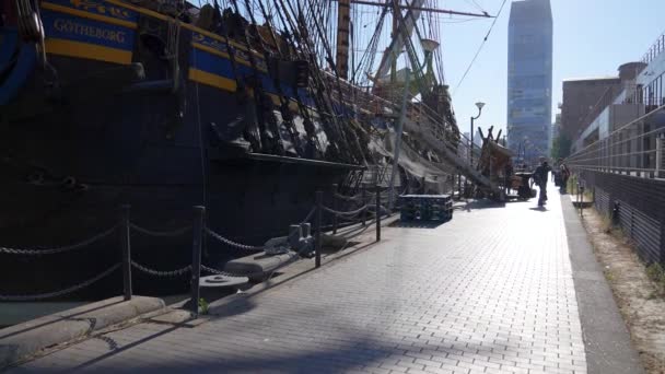 伦敦金丝雀码头2022年8月8日瑞典的Gtheborg停泊在船坞中 确定射击 — 图库视频影像