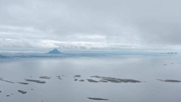 Vista Aérea Aguas Tranquilas Del Mar Noruego Durante Día Luroy — Vídeos de Stock