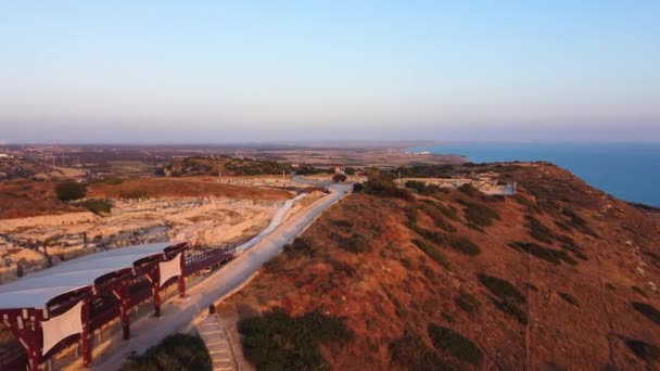 Aerial Drone Footage Hill Top Path Archaeological Site Ancient City — Vídeos de Stock