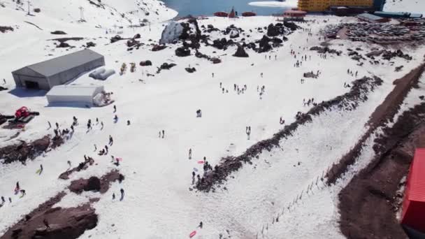 Turister Portillo Ski Resort Chile Flygdrönare Skott — Stockvideo
