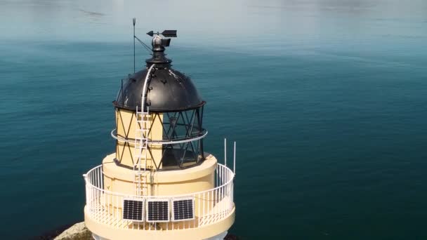 Zbliżenie Lotu Ptaka Latarni Tobermory Wybrzeżu Wyspy Mull — Wideo stockowe