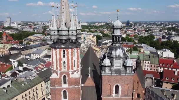 Tour Clocher Horloge Basilique Sainte Marie Survol Centre Ville Cracovie — Video