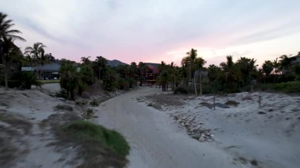 Drone Shot Reverse Drone Type Beach Level Ensenada Los Muertos — Vídeos de Stock