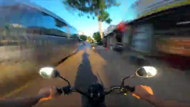 Hiperzanik Jazdy Rowerem Ulicach Wietnamu Skuter Szybki Pov — Wideo stockowe