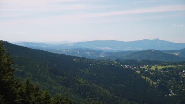 Tiro Panorâmico Uma Bela Vista Das Montanhas Karkonosze Manhã Com — Vídeo de Stock