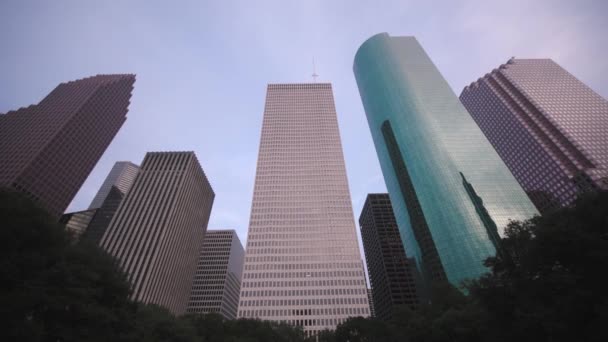 Vista Ángulo Bajo Los Rascacielos Del Centro Houston — Vídeos de Stock