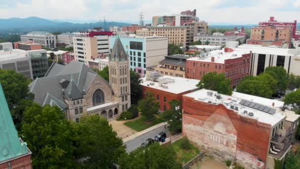 Drone Video Historic Central United Methodist Church Downtown Asheville Sunny — 비디오