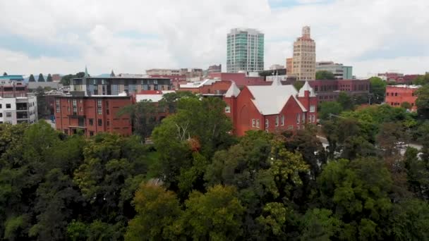 Drone Video Downtown Asheville Viewed East Side Sunny Summer Day — Stock Video