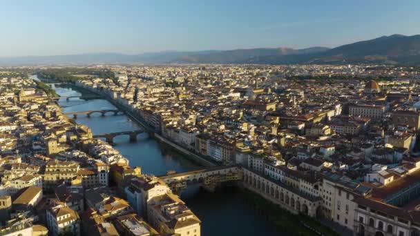Orbiti Droni Sopra Ponte Vecchio Firenze Fino Rivelare Famoso Duomo — Video Stock
