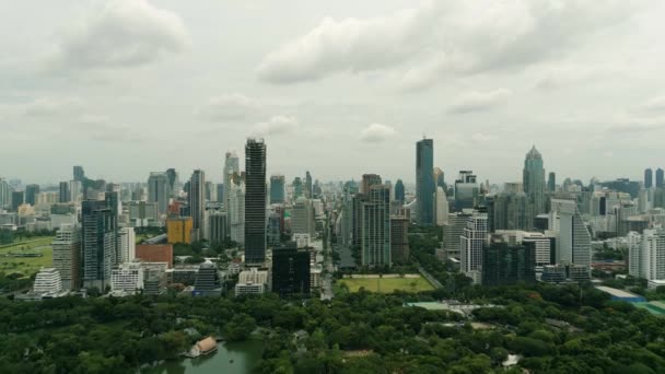 Cinematic Urban Drönare Bilder Antenn Utsikt Över Byggnader Och Skyskrapor — Stockvideo