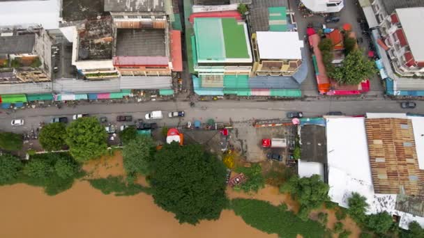 Lekki Ruch Chiang Mai Tajlandia Drogi Pokryte Biznesem Potężna Rzeka — Wideo stockowe