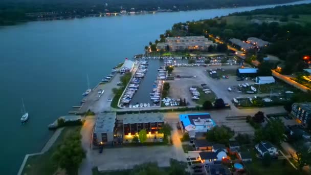 Вид Очаровательный Парусный Клуб Niagara Lake Онтарио — стоковое видео