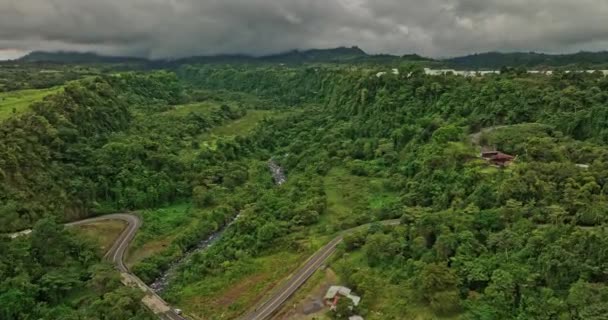 科迪勒拉巴拿马空中V3美丽的风景景观 无人驾驶飞机飞越原始山脉捕捉茂密的绿色丛林树冠和大男子主义山区峡谷 射击与Mavic Cine 2022年4月 — 图库视频影像