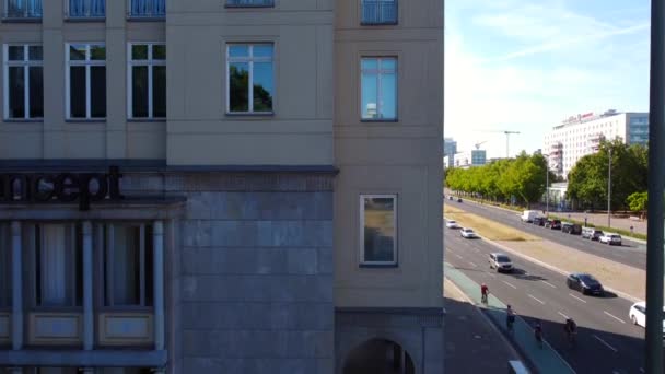 Okna Stalinowskich Budynków Dla Robotników Spokojny Widok Lotu Lotu Ptaka — Wideo stockowe