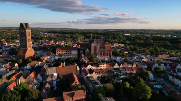 Die Mittelalterliche Stadt Wismar Wurde Jahrhundert Gegründet Herrliche Rundflug Übersichtsdrohne — Stockvideo