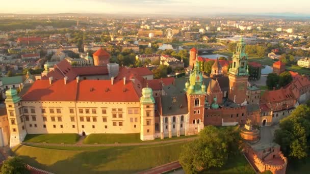 Salida Del Sol Sobre Castillo Real Wawel Cracovia Polonia Tiro — Vídeos de Stock