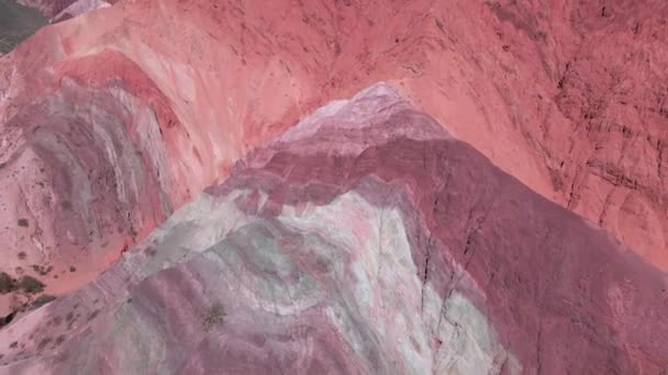 Εκπληκτική Shot Unveiling High Rise Quebrada Humahuaca Κόκκινα Βουνά Βόρεια — Αρχείο Βίντεο