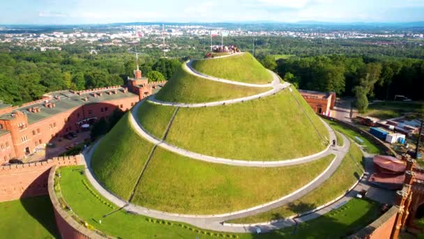 Descending Aerial Shot Artificial Mound Named Kociuszko Mound Krakow Sunny — Stock Video