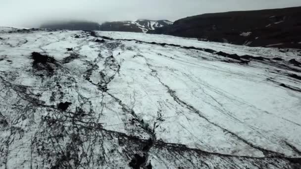 Вид Воздуха Ледник Slheimajkull Исландия Таяние Воде Летом Людьми Походы — стоковое видео