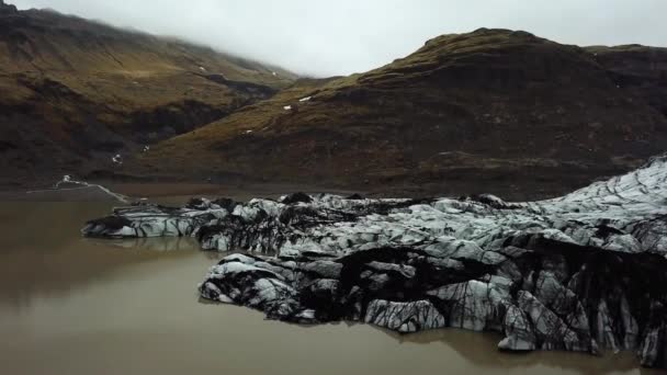Панорамный Вид Ледник Slheimajkull Тающий Темной Воде Летом Исландия — стоковое видео