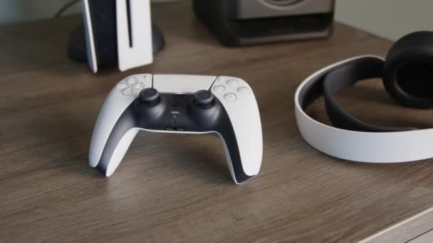 Ps5 Controller Afternoon Fast Pan Wide — 图库视频影像