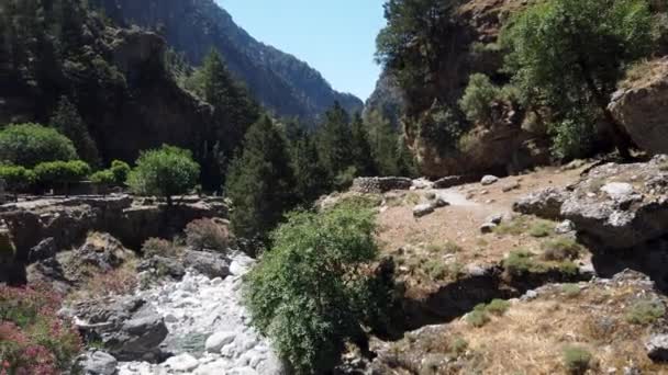 Ruch Kamery Podróżującej Przez Naturalny Krajobraz Samarii Gorge — Wideo stockowe