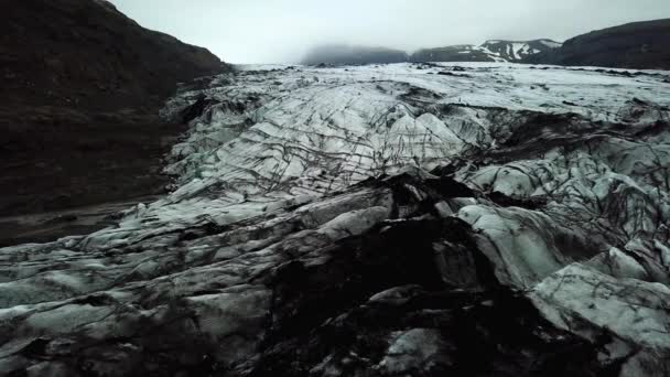 Vista Aérea Del Hielo Texturizado Del Glaciar Slheimajkull Islandia Durante — Vídeo de stock